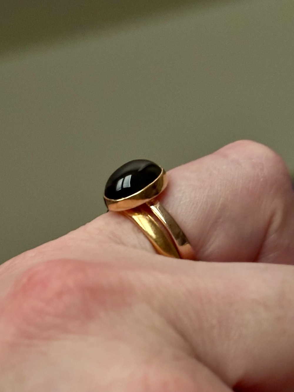 22k Gold Bezel Set Green Tourmaline on a 14k Gold Band Ring Size 5.75 Estate - Picture 10 of 11